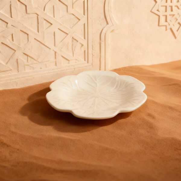 Wholesale Ceramic Plate with Cabbage Series Relief Patterns, Custom Restraunt Dinnerware - Image 2